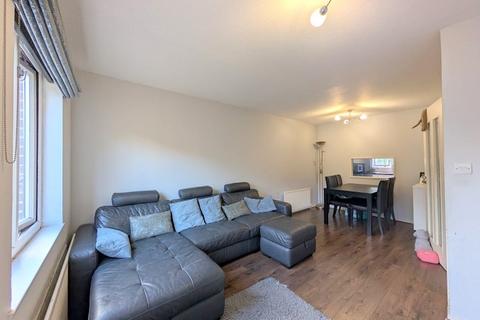 7 Roebuck Close, Feltham, TW13 7DE