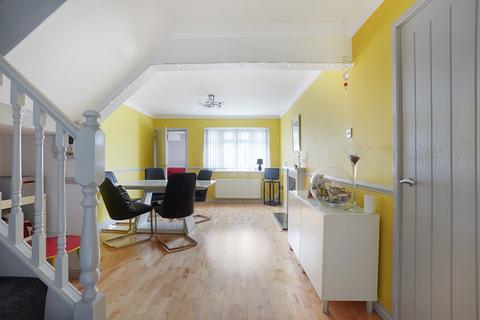 4 bedroom semi-detached house for sale, Sedley Close, Rainham