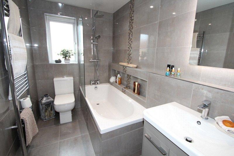Family Bathroom/WC