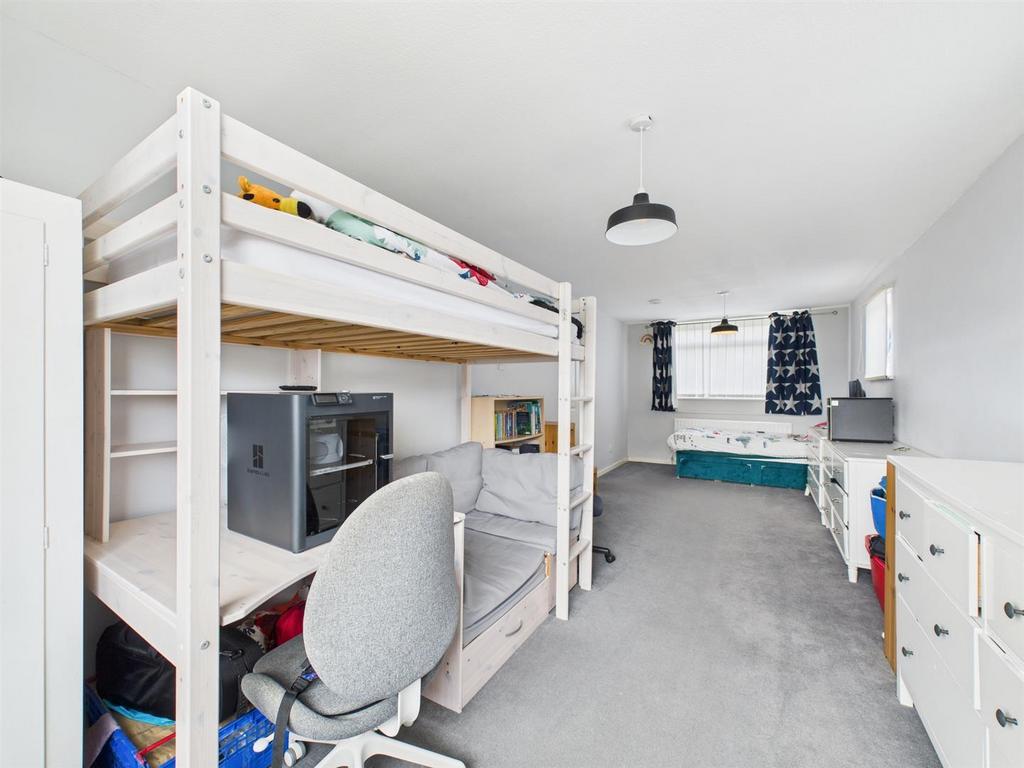 Bed 4 - 4.jpg