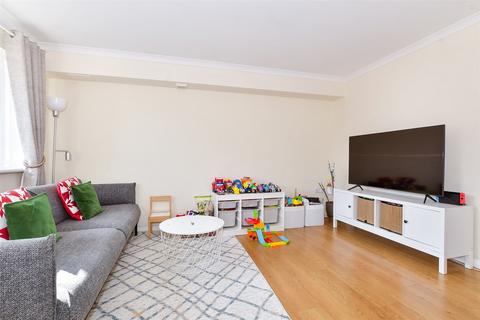 2 bedroom flat for sale, St. Peter's Street, Maidstone, Kent