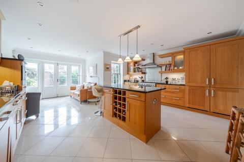 4 bedroom end of terrace house for sale, Springfield Place, Gerrards Cross, Buckinghamshire, SL9