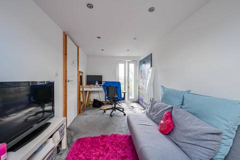 77 Skeltons Lane, London, E10 5BS