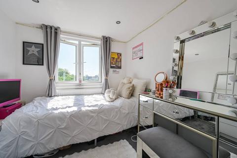 77 Skeltons Lane, London, E10 5BS