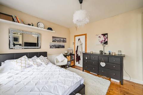 77 Skeltons Lane, London, E10 5BS