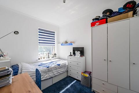 77 Skeltons Lane, London, E10 5BS
