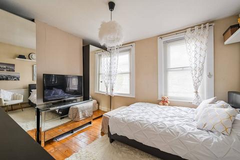 77 Skeltons Lane, London, E10 5BS