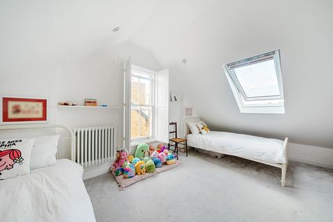 19 Bellevue Road, Kingston Upon Thames, KT1 2UD