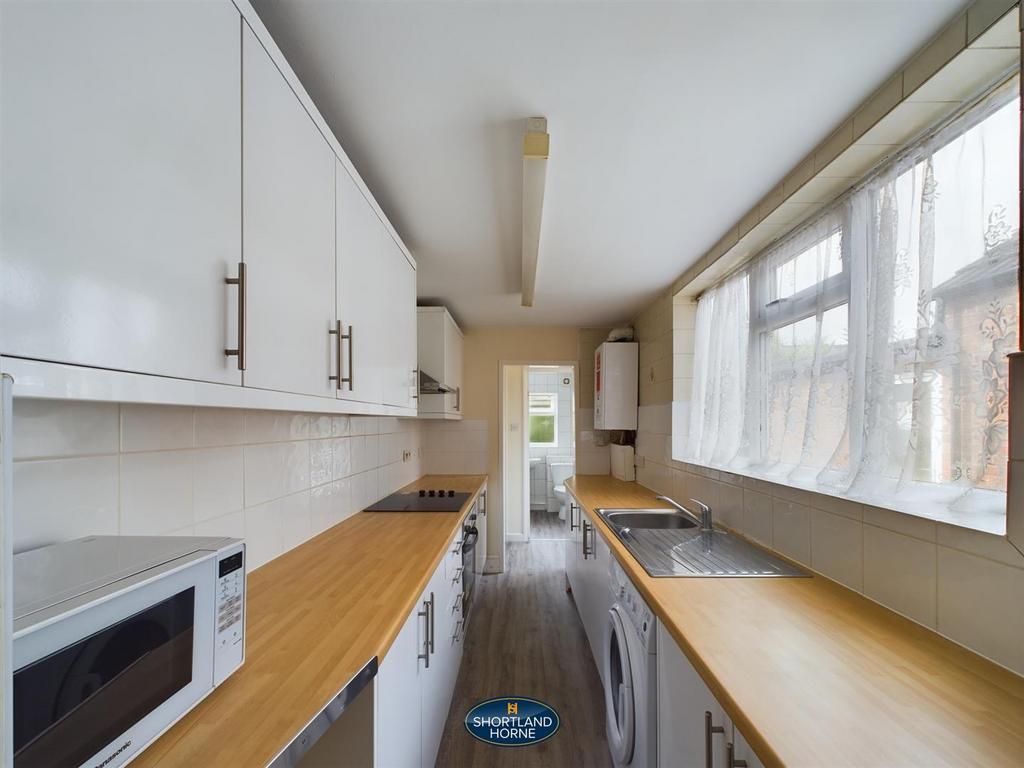 CAM01906 G0-PR0236-STILL003.jpg