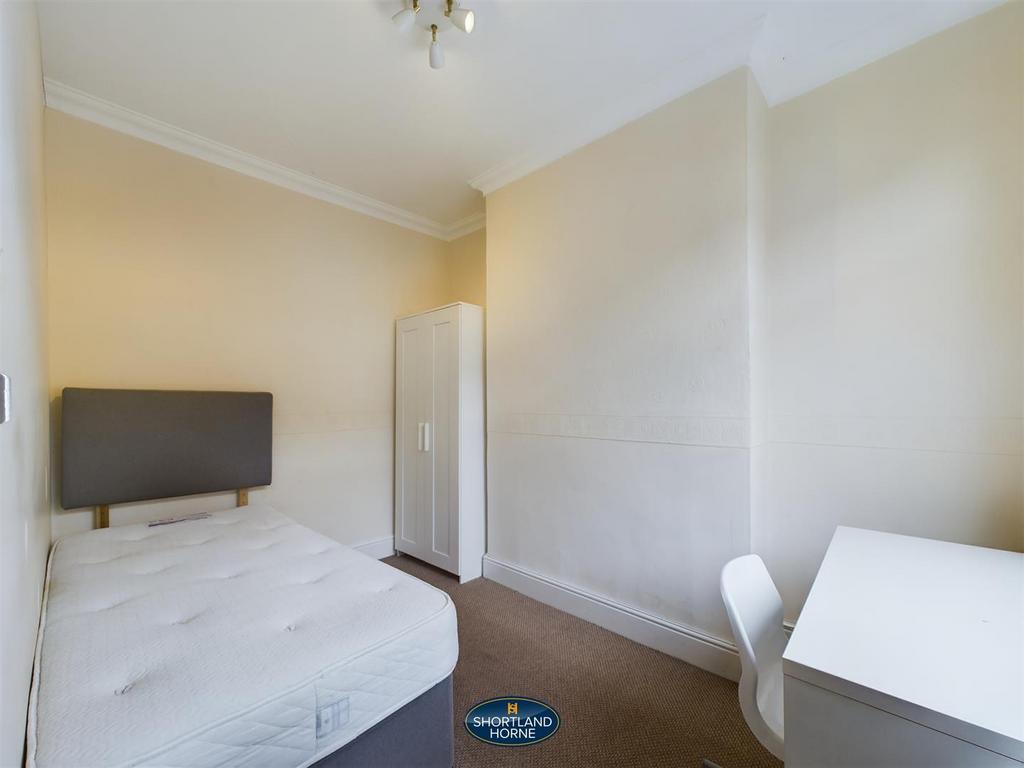 CAM01906 G0-PR0236-STILL001.jpg