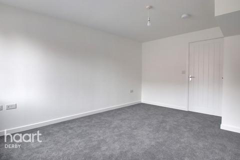 3 bedroom semi-detached house to rent, Portchester Drive, Derby