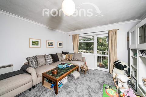 2 bedroom flat to rent, Sarum Court, Parkhouse Lane, Readinggood Afternoon,, RG30