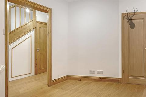 60 New Road, London, E4 8ET