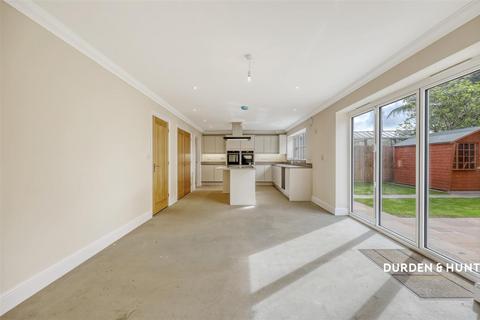 4 bedroom detached house for sale, Harwich Road, Manningtree CO11