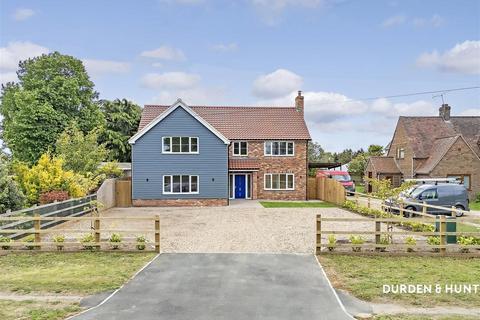 4 bedroom detached house for sale, Harwich Road, Manningtree CO11