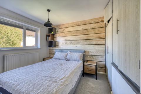 58 Boundary Close, Swindon, SN2 7TL