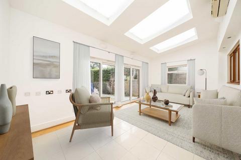 undefined, Bowness Crescent, London SW15