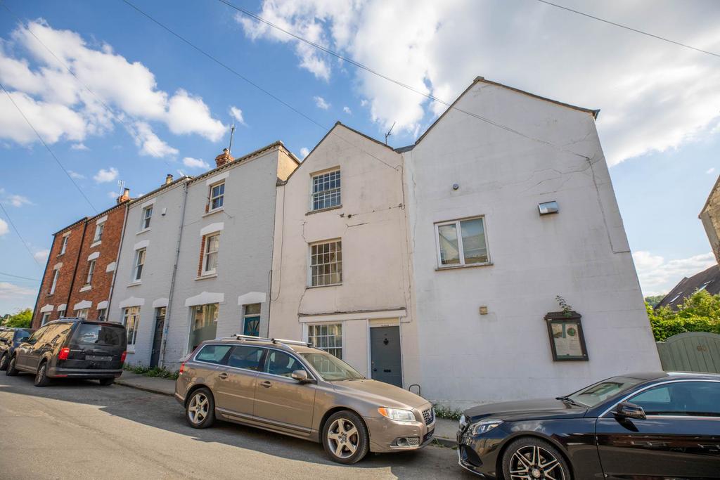 Middle street stroud 2 bed terraced house 875 pcm 202 pw 