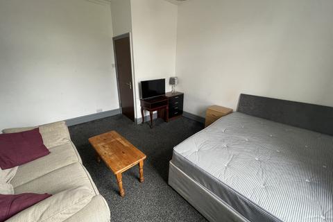 undefined, Wakefield, WF1