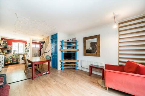 3 bedroom house for sale, Vermeer Gardens, London SE15