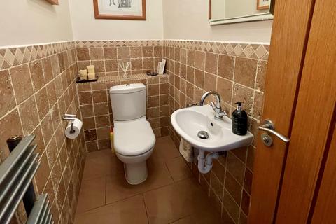 66 Cheam Road, Epsom, KT17 1QD