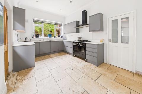 4 bedroom semi-detached house for sale, St. Bartholomews Close, Norwich
