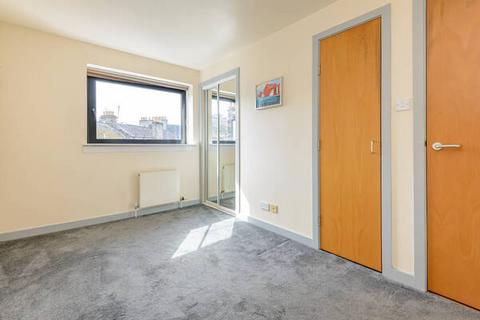 80/6 Shore, Edinburgh, EH6 6RG