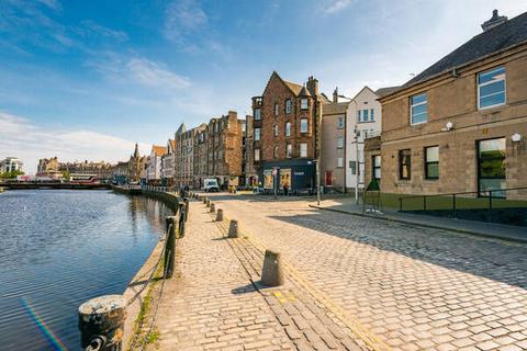 80/6 Shore, Edinburgh, EH6 6RG