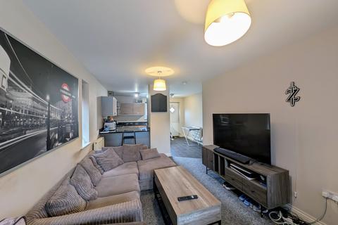 2 bedroom terraced house to rent, Highfield Court, Ossett, West Yorkshire, WF5