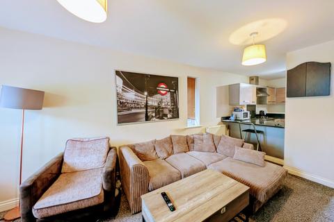 2 bedroom terraced house to rent, Highfield Court, Ossett, West Yorkshire, WF5