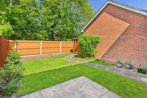 39 Hartley Gardens, Gloucester, GL4 4PJ