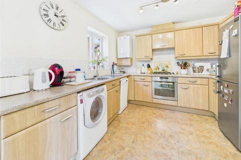 39 Hartley Gardens, Gloucester, GL4 4PJ