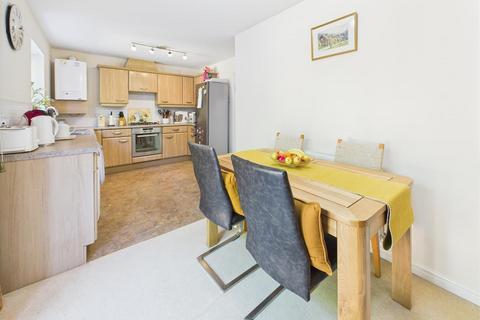 39 Hartley Gardens, Gloucester, GL4 4PJ