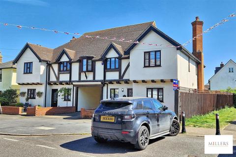 4 bedroom semi-detached house for sale, The Street, High Ongar