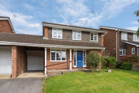 4 bedroom detached house for sale, Deanacre Close, Chalfont St. Peter, Buckinghamshire, SL9