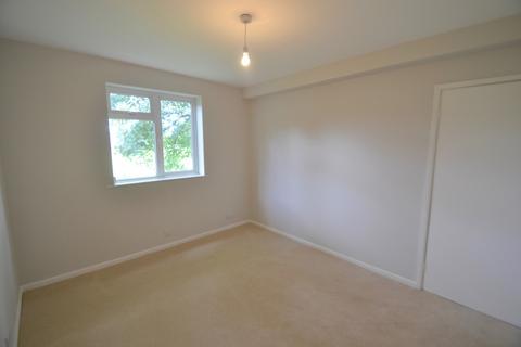 2 bedroom apartment to rent, Abbots Court, Sale, M33 2DB