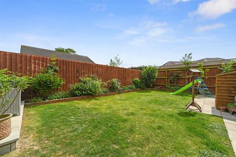 1 Dunningham Drive, Raydon, Ipswich, IP7 5FN