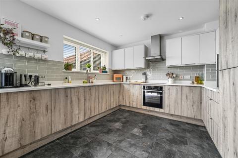 1 Dunningham Drive, Raydon, Ipswich, IP7 5FN