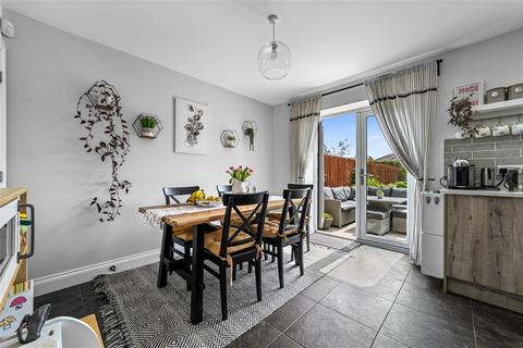1 Dunningham Drive, Raydon, Ipswich, IP7 5FN