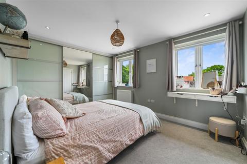 1 Dunningham Drive, Raydon, Ipswich, IP7 5FN