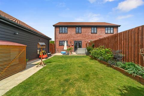 1 Dunningham Drive, Raydon, Ipswich, IP7 5FN