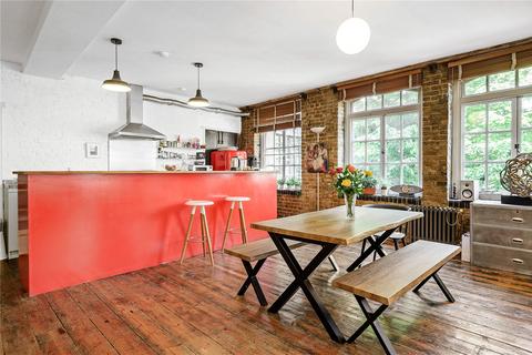 Flat 2, 84 Middlesex Street, London, E1 7EZ