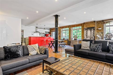 Flat 2, 84 Middlesex Street, London, E1 7EZ
