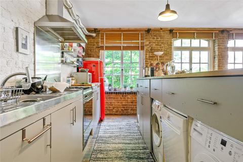 Flat 2, 84 Middlesex Street, London, E1 7EZ