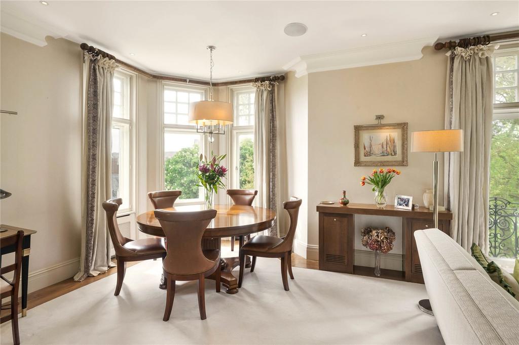 Sitting/Dining Room