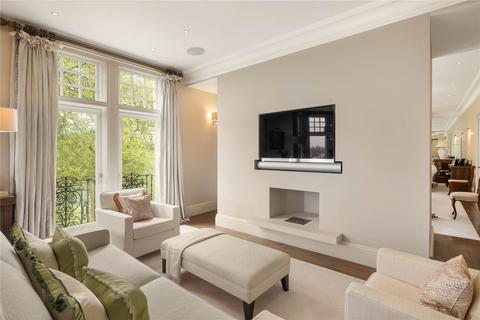 3 bedroom apartment for sale, Burton Court, Franklins Row, London, SW3