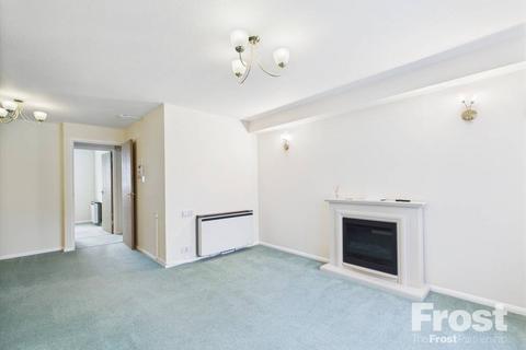 1 bedroom retirement property for sale, Berryscroft Road, Staines-upon-Thames, Surrey, TW18