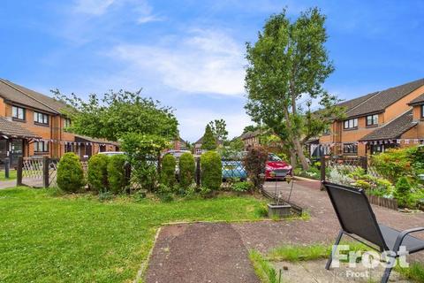 1 bedroom retirement property for sale, Berryscroft Road, Staines-upon-Thames, Surrey, TW18
