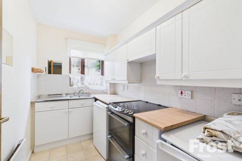 1 bedroom retirement property for sale, Berryscroft Road, Staines-upon-Thames, Surrey, TW18