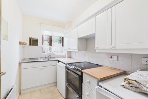 1 bedroom retirement property for sale, Berryscroft Road, Staines-upon-Thames, Surrey, TW18